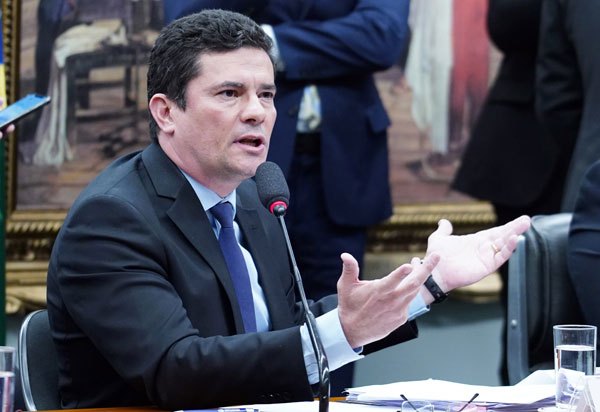 Moro nega parcialidade e desrespeito à lei em atuação como juiz