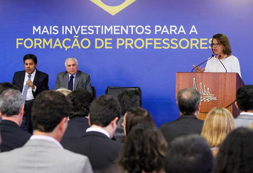 Governo Federal anuncia a liberação de R$ 1 bilhão para a formação de professores