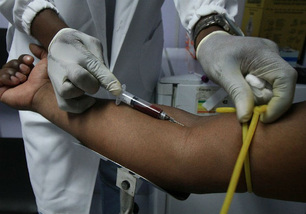 Teste rápido de HIV detecta 10 casos positivos durante Carnaval na Bahia