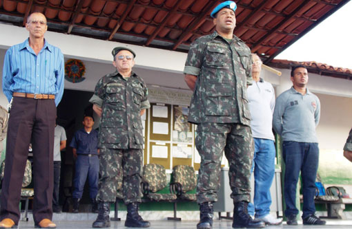 Brumado: Atiradores do Tiro de Guerra 06/024 prestaram homenagem aos capacetes azuis
