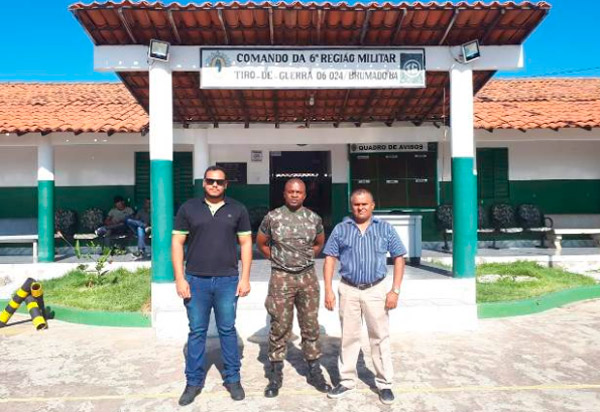 Representantes da prefeitura de Brumado visitam as instalações do Tiro de Guerra 06-024 para início de reforma na instituição