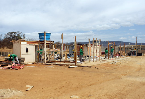 Número de desempregados no Brasil sobe 12,5% de 2016 para 2017