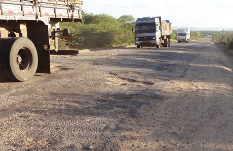 TRECHO ENTRE SUSSUARANA E TANHAÇU ESBURACADO