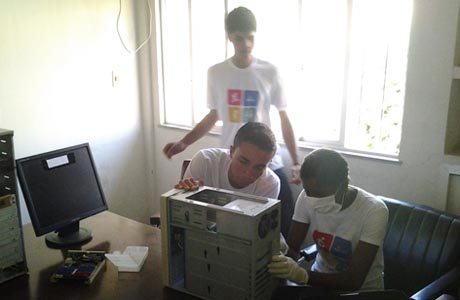 ALUNOS DO TRILHA PRESTARAM SERVIÇOS AO FÓRUM