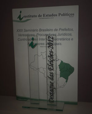 BRUMADO: WELITON É PREMIADO COM O TROFÉU DESTAQUE