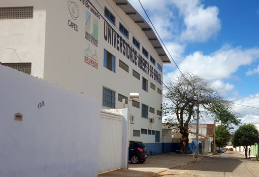 UAB de Brumado oferece cursos de especialização em Docência em Biologia