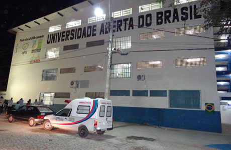 Brumado: Infocentro funcionando no prédio da UAB