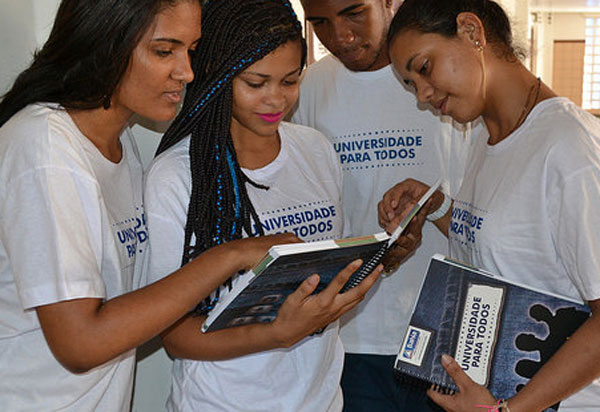 Começa a matrícula do pré-vestibular Universidade Para Todos