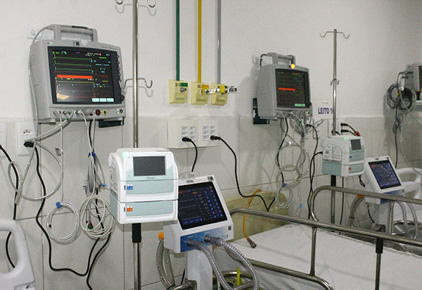 Fiocruz aponta piora na ocupação de leitos de UTI por covid-19 no SUS