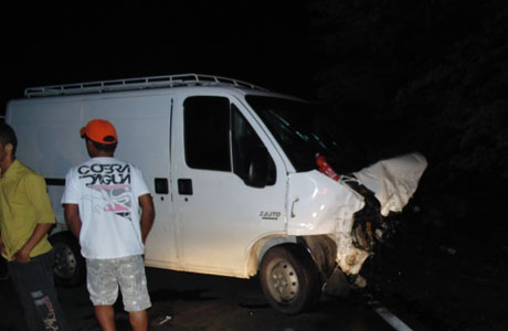 Minas: Van com placa de Brumado se envolve em acidente com três vítimas fatais