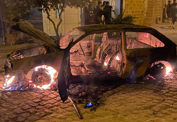 Brumado: Homem morre a golpes de faca e carro de suspeito é incendiado