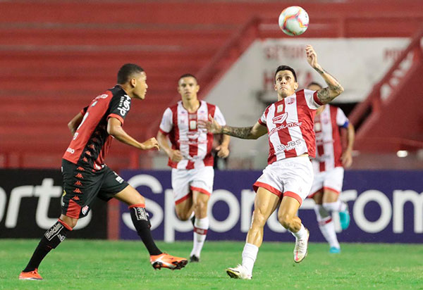 Vitória fica no 0 a 0 com o Náutico jogando no Estádio dos Aflitos