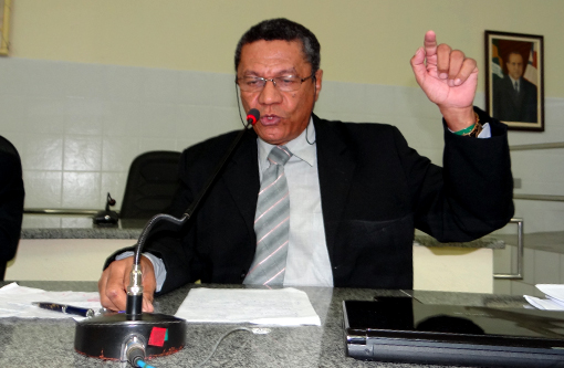 Brumado: Zé Carlos dos Reis cobra do prefeito explicações sobre possível aliança entre Vitor Bonfim e Arthur Maia