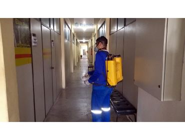 Câmara de Vereadores de Brumado passa por processo de total higienização visando conter a proliferação do novo coronavírus