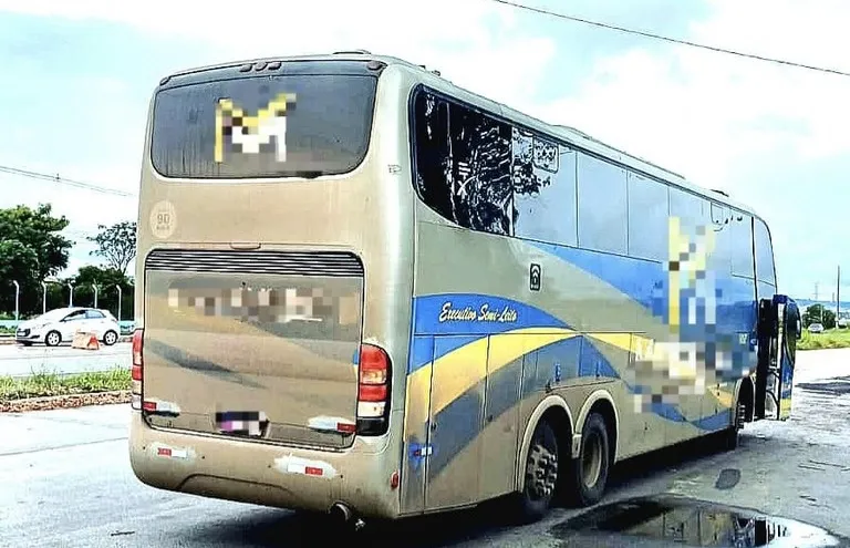 Abordagem da PRF resulta na prisão de motorista de ônibus por dívida alimentar em Vitória da Conquista