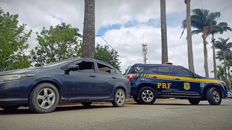 Homem paga R$30 mil em carro roubado e é detido pela PRF em Planalto