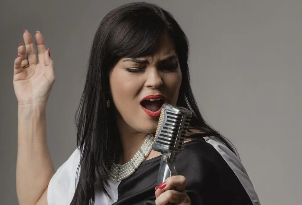 Cátia Guimma homenageia Elis Regina em espetáculo inédito em Vitória da Conquista