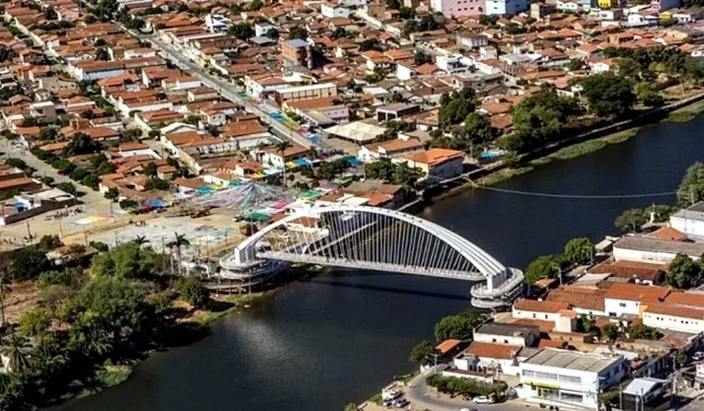 Quatro suspeitos de envolvimento na morte de policiais morrem em confronto com a PM
