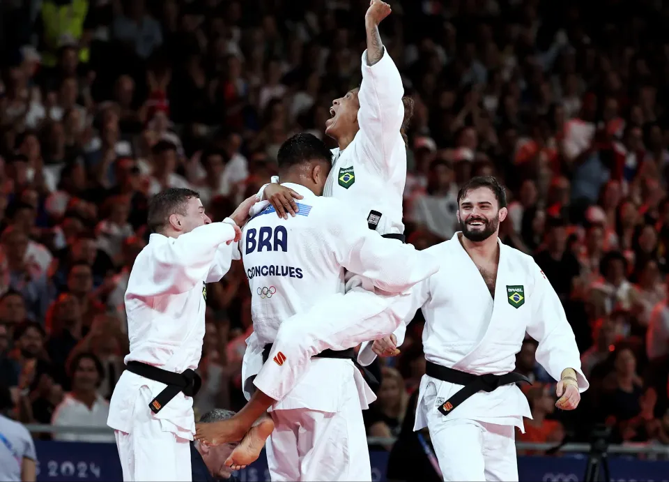 Brasil vence Itália, conquista o bronze por equipes e termina os Jogos Olímpicos com quatro medalhas no judô