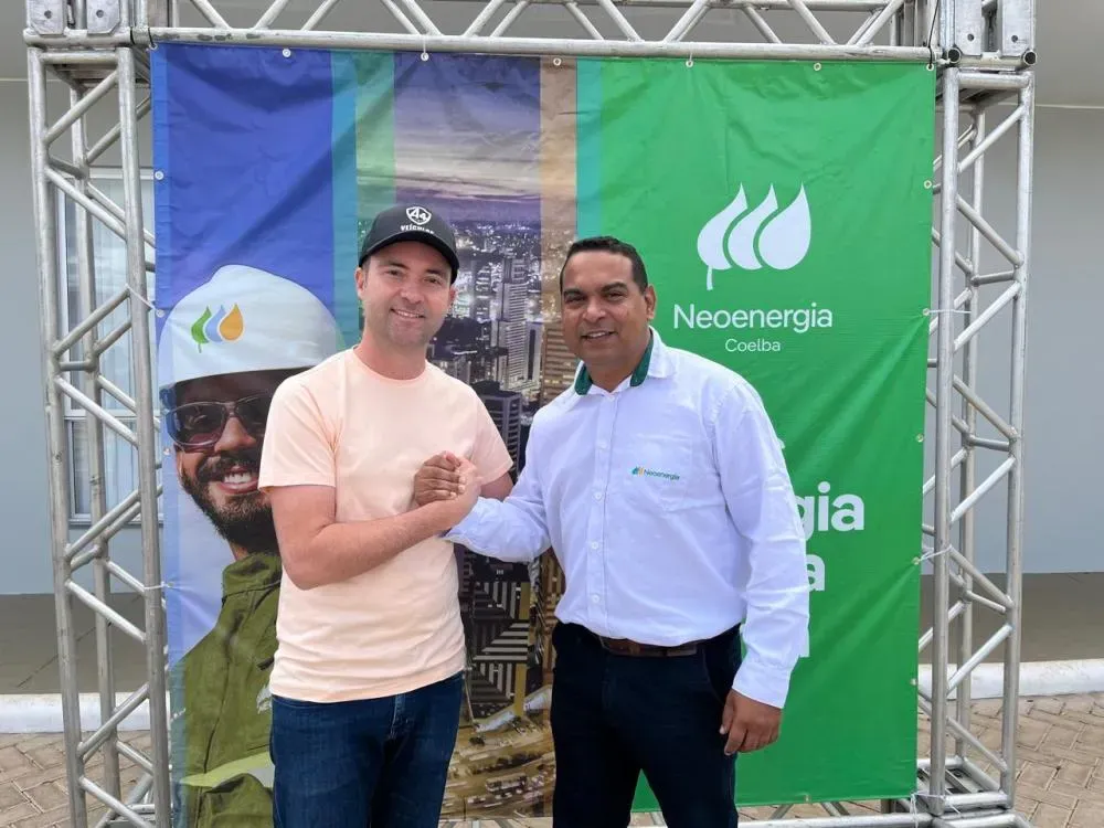 Prefeito Fabrício Abrantes prestigia inauguração de nova base da Neoenergia Coelba em Brumado e ressalta avanço no desenvolvimento do município