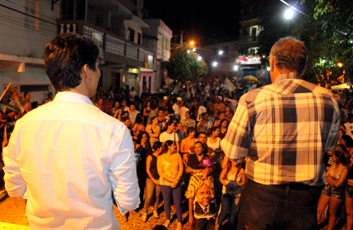 Eleições 2014: Vitor Bonfim realiza última caminhada de campanha em Brumado