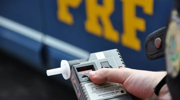 Após se envolver em acidente, motorista é preso pela PRF em Vitória da Conquista