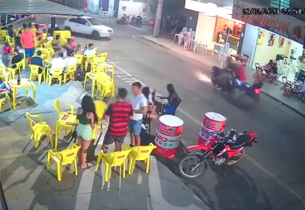 Vídeo mostra momento de acidente grave entre motocilcistas em Guanambi
