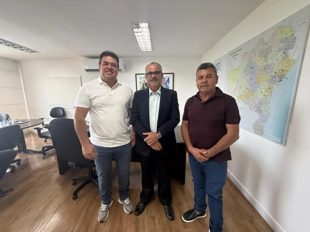 Em Salvador, deputado Marquinho Viana e prefeito discutem cirurgias eletivas, UTI e hemodiálise para Barra da Estiva