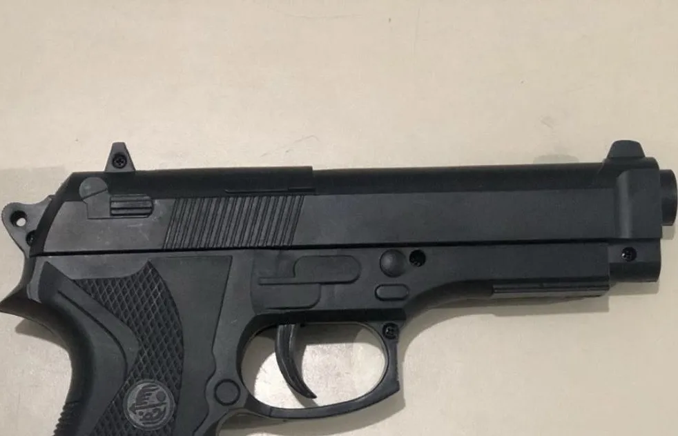 Polícia Militar prende homem com simulacro de arma de fogo após ameaça em Caetité
