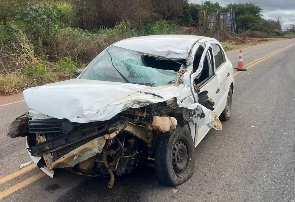 BA-148: Colisão traseira resulta em danos materiais e ferimentos leves em Brumado