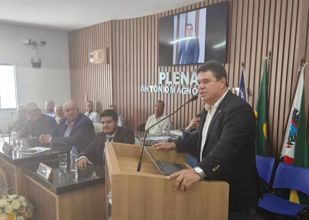 Deputado Marquinho Viana é homenageado com título de cidadão em sessão da Câmara de Vereadores de Piatã