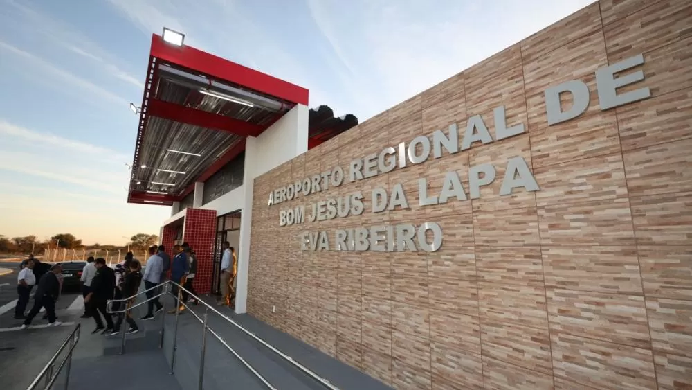 Em Bom Jesus da Lapa, governador inaugura aeroporto e anuncia romaria como patrimônio imaterial da Bahia