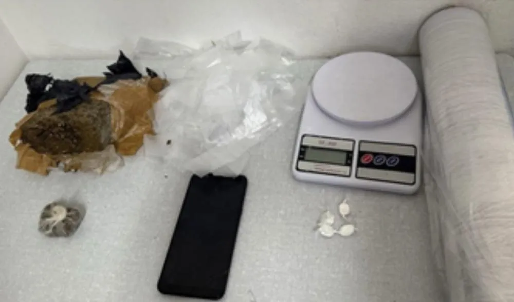 PETO da 80ª CIPM apreende drogas e conduz suspeito em Cândido Sales