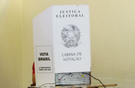 142,5 milhões de eleitores pelo Brasil vão às urnas hoje