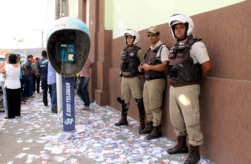 Eleições 2014: Polícia Militar faz segurança nas seções eleitorais de Brumado