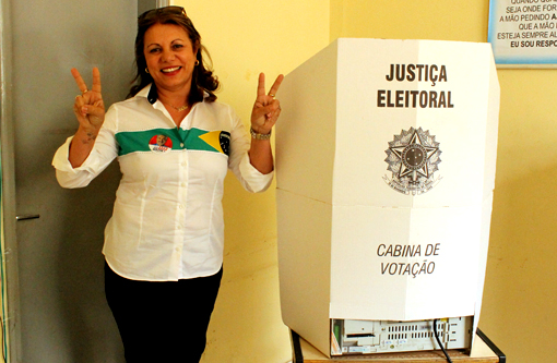 Eleições 2014: Apoiando Marquinho Viana e Zé Rocha Ilka Abreu votou na Biblioteca Jarbas Passarinho