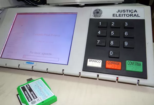 Testes de segurança de urnas eletrônicas começam em novembro