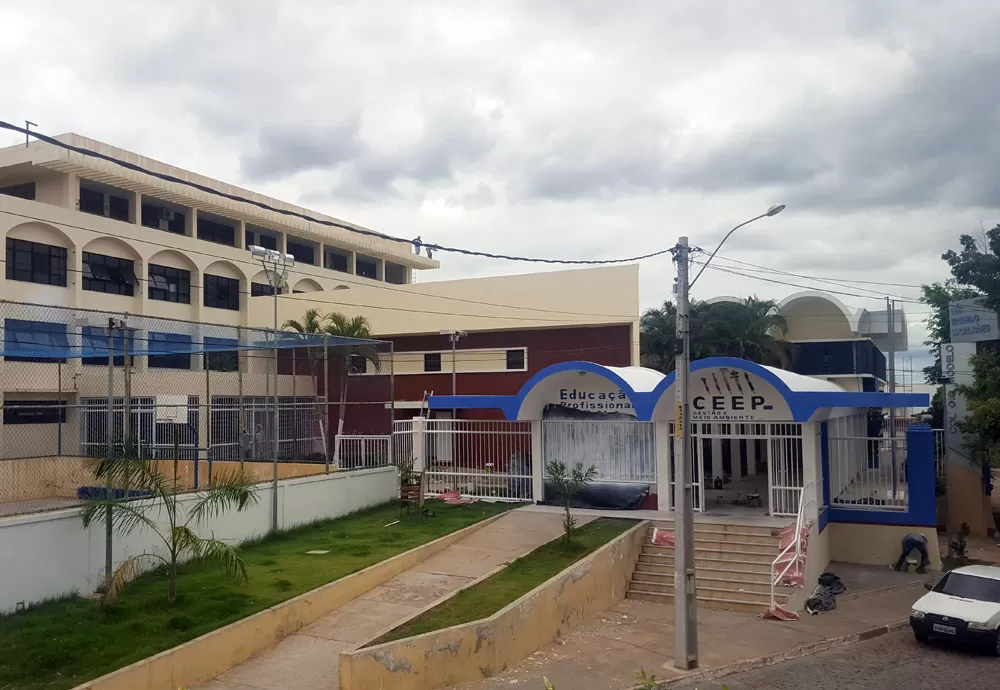 Rede estadual de ensino disponibiliza espaços escolares para auxílio na matrícula on-line