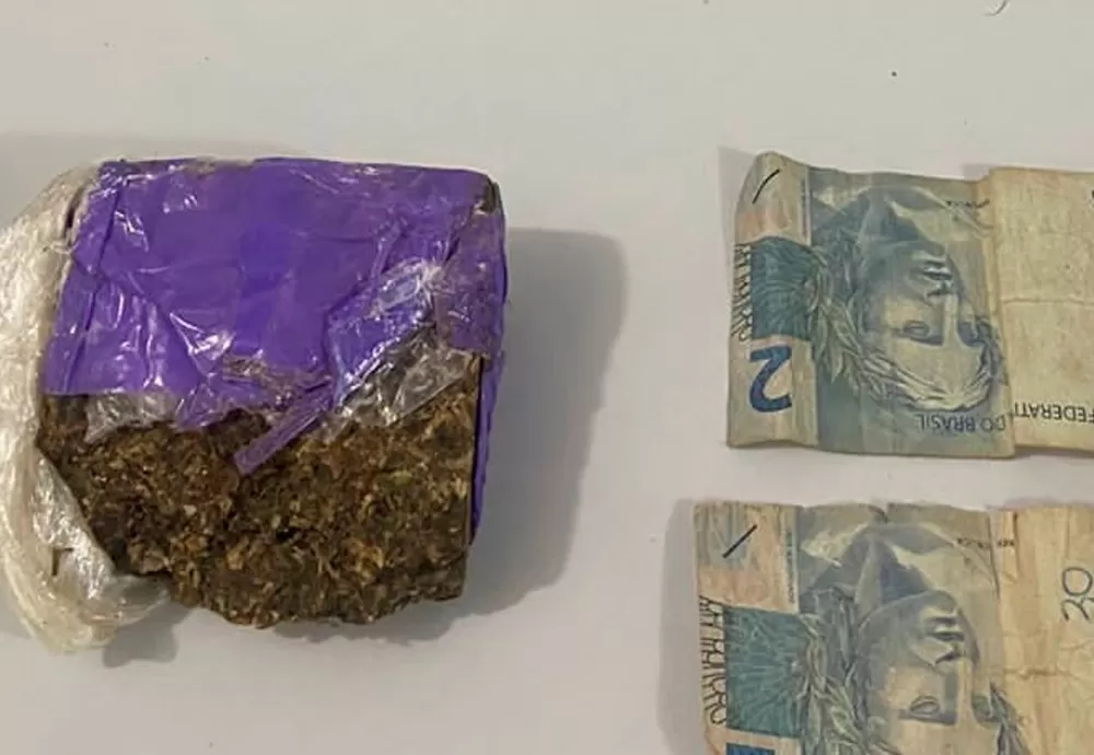 Polícia Militar realiza abordagem e apreende drogas em Livramento de Nossa Senhora
