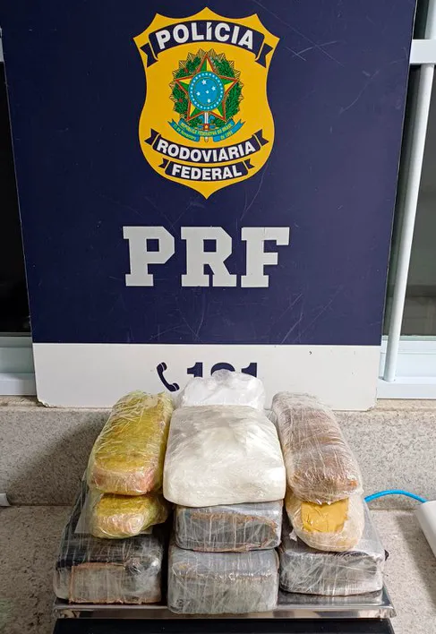 Em Vitória da Conquista, PRF apreende entorpecentes transportados em um ônibus