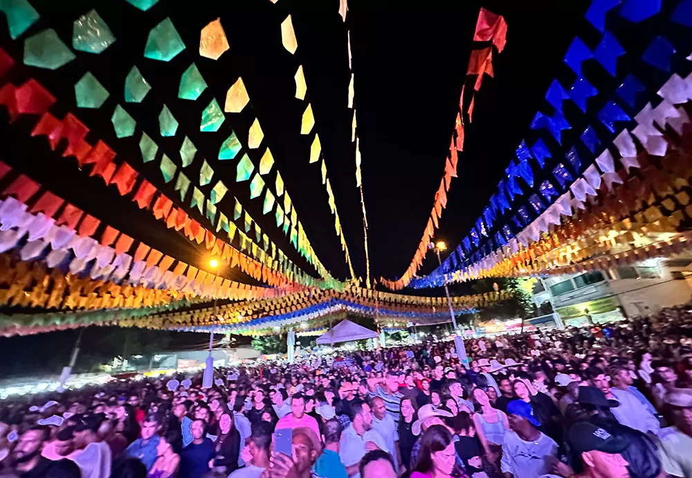 São Pedro é Celebrado com Grande Público no Bairro Olhos D'água em Brumado