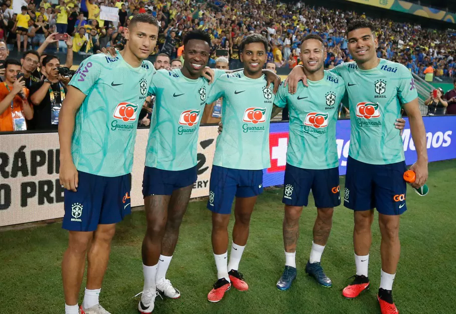 Seleção Brasileira Masculina faz primeiro treino com bola em Cuiabá, visando os confrontos com a Venezuela e o Uruguai