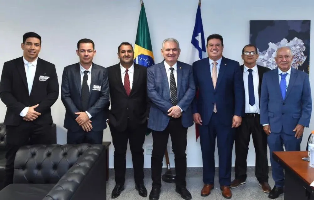 Marquinho Viana participa de audiência com o senador Ângelo Coronel em Brasília