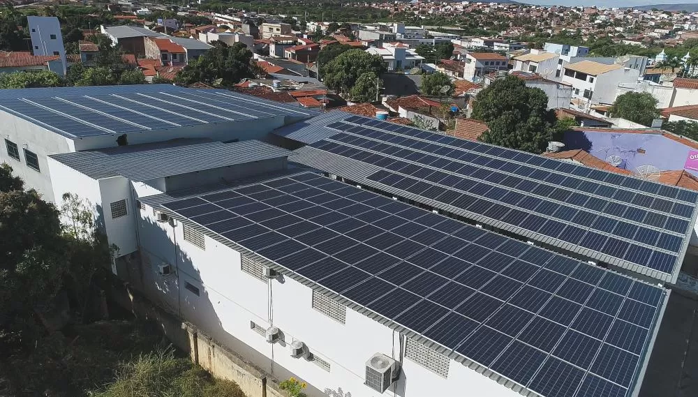 Brumado revoluciona ensino público com energia limpa e renovável em suas escolas