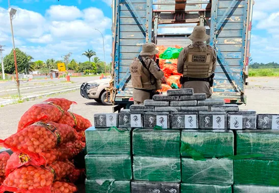 PM apreende mais de 500kg de cocaína na BA-502