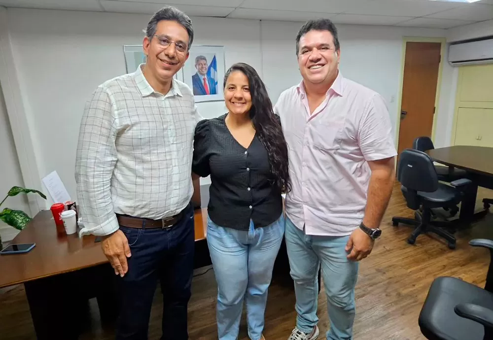 Paramirim: Deputado Estadual Marquinho Viana e Vice-Prefeito participam de reunião na Secretária de Educação da Bahia