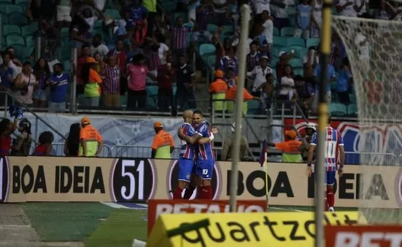 Bahia goleia Atlético-MG e permanece na Série A