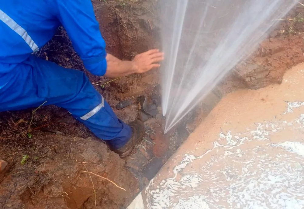 Operação da Embasa contra ligações clandestinas na adutora de Lagoa Funda interrompe fornecimento de água na zona rural