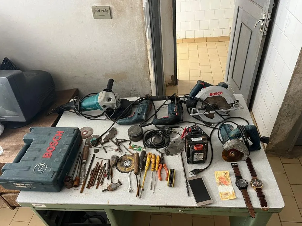 Polícia Militar prende suspeito de furto e recupera materiais roubados em Macaúbas