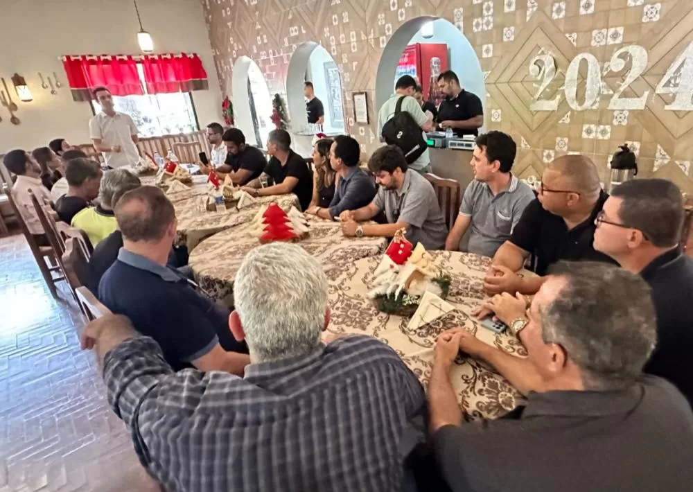 Fabrício Abrantes promove encontro com imprensa para construção de plano de governo participativo em Brumado